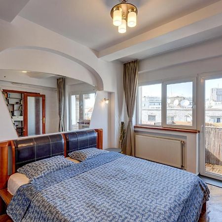 Old Town Home Library Букурещ Екстериор снимка